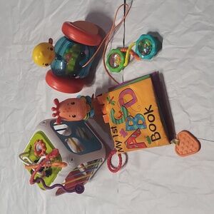 5 pc Newborn baby toy lot infant toys rattle Montessori cube pull NWOT giraffe